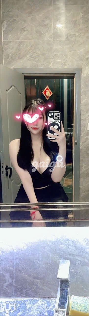 ❤️NỮ THẦN U2001❤️PÉ QUỲNH-E RAU XANH CỰC XINH,CỰC NGON VÀ NON TEEN